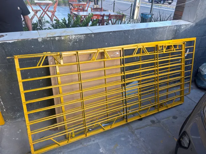 Vendo grade de ferro