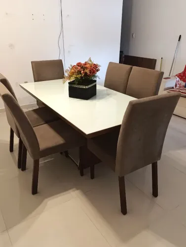Mesa 6 cadeiras Tampo de vidro leitoso
