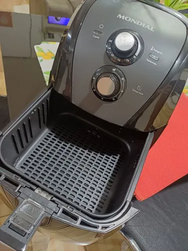 Air fryer praticamente nova