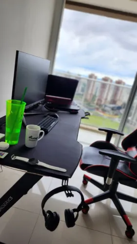 Mesa gamer Thunderx3