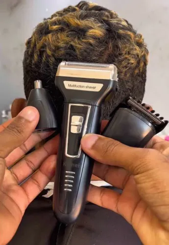 Aparador de Barba e Pelos - Barbeador 3 em 1