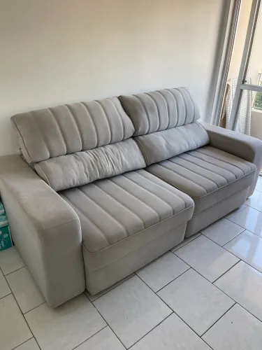 Sofá-Cama em Linho Cinza (Estilo e Conforto)