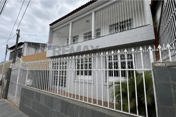 Casa Duplex à Venda na Suíssa/Getúlio Vargas | 3 Quartos | 1 Suíte | R$ 330.000