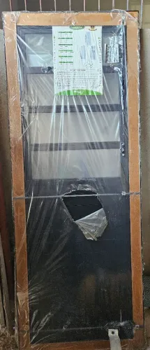 Porta direita lambril com basculante. 0.80 X 2,10