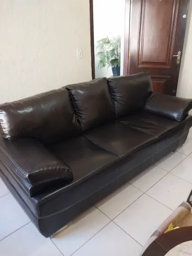 Sofá Conjunto de Couro 2 e 3 Lugares 