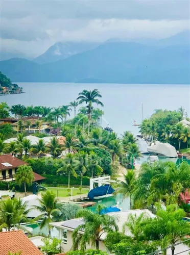 CONDOMINIO PORTOGALO-CASA DE LUXO, VISTA MAR, PISCINA, HIDROMASSAGEM , 6 SUÍTES