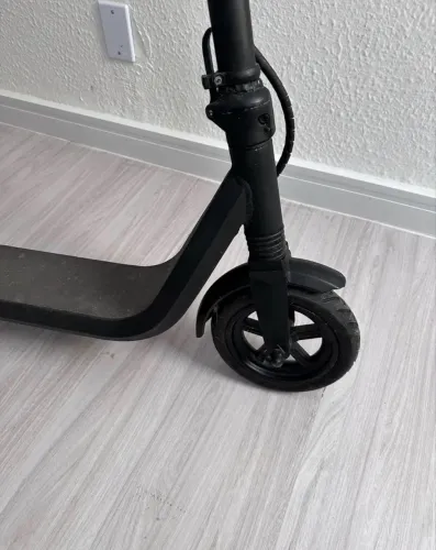 Patinete elétrico *Precisa trocar bateria*