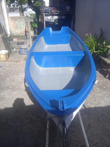 Barco de fibra casco duplo 