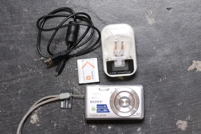 Camera Digital Cybershot SONY W520