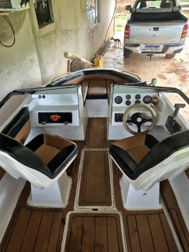 VENDO LANCHA LUNA 180 MOTOR MERCURY 90HP