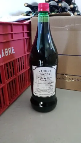 Vinho tinto colonial
