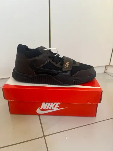 Tênis Nike - Cactus Jack Jordan