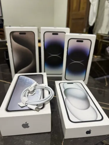Caixas iphone e 1 cabo original 