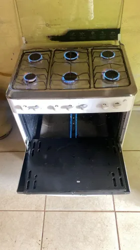 Vendo fogão funcionando perfeitamente, faço entrega,zap *