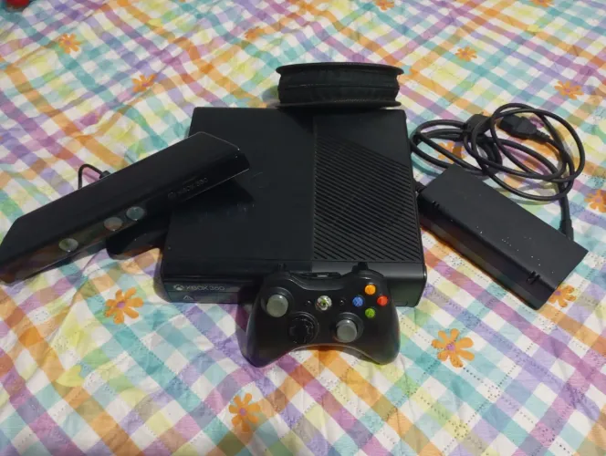 Xbox 360 - 250$ - Não liga