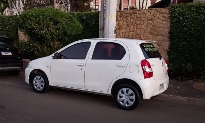 Toyota Etios X 1.3 Flex 16V 5P Mec. 2016