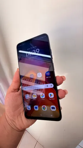 Celular moto G15 -128 giga! Tecla um pouco quebrada 