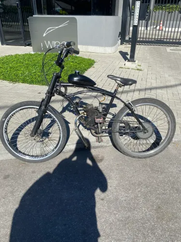 Moto motorizada 80 cilindrada 1400