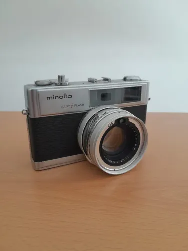 Câmera Minolta Hi-Matic 9 - 45mm - 1:1.7 - Rokkor R-PF, Prata