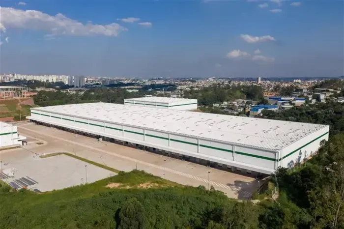 Imóvel para aluguel possui 4621 metros quadrados em Jardim Três Marias - Taboão da Serra -