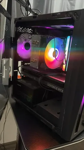 PC GAMER - RTX4060 TI, R5 5500, B450M