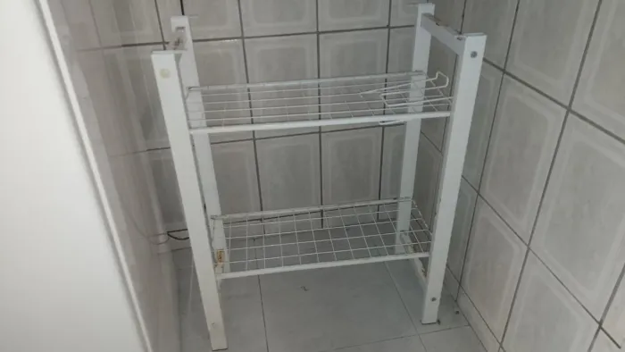 Suporte Estante para passar roupa de aço precisa colocar a tábua 