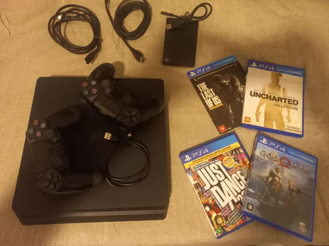 Ps4 slim+ Jogos+ HD externo 1Tb +2 controles seminovos (não originais)