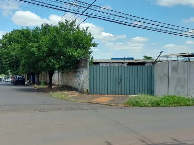 Galpão/Depósito/Armazém para venda tem 436 metros quadrados