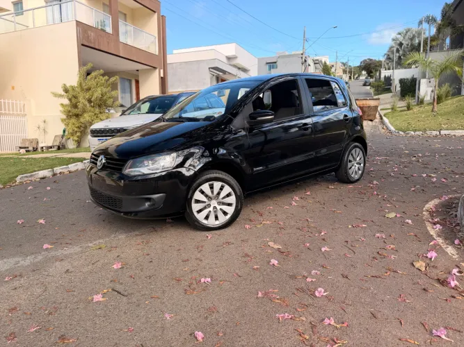Volkswagen Fox 1.6 MI Total Flex 8V 5P 2013