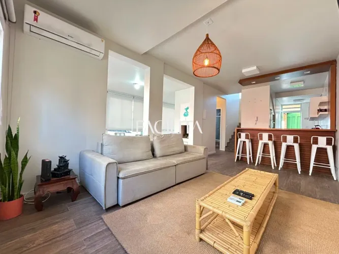 Casa com 3 quartos na Praia Mole, Florianópolis.