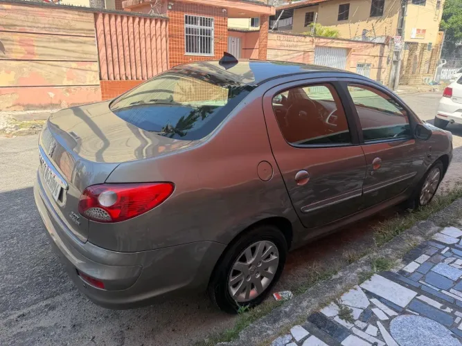 Peugeot 207 Sedan Passion XS 1.6 Flex 16V 4P AUT 2013