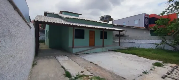 Casa com 05 quartos , em area comercial centro de Maricá!! Cod: 099