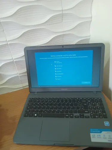 Notebook Samsung Essentials NP350XAA-KDABR - Intel Celeron / 4GB / Windows
