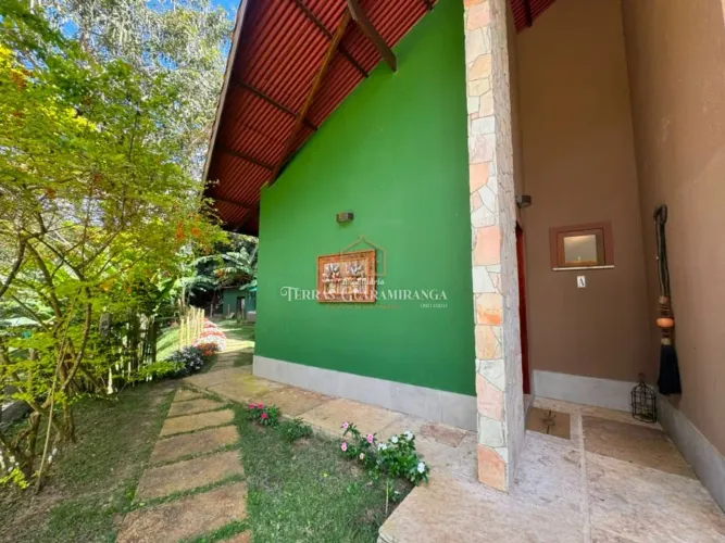 Chalé Porteira Fechada em Meio à Natureza | 2 Quartos, Hidromassagem e Deck Gourmet a 4km 