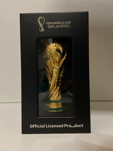 Miniatura Oficial Taça Copa 2022 FIFA - Edição Limitada
