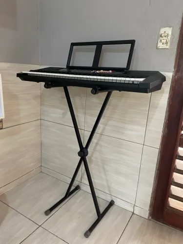 Teclado Yamaha PSR F51