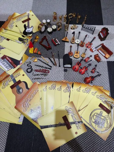 Coleção miniatura instrumentos musicais