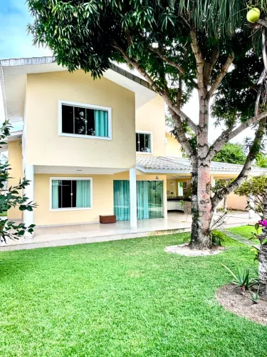 Vendo linda casa no Condomínio Outeiro da Glória