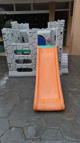 Parque infantil Castelo Xalingo usado