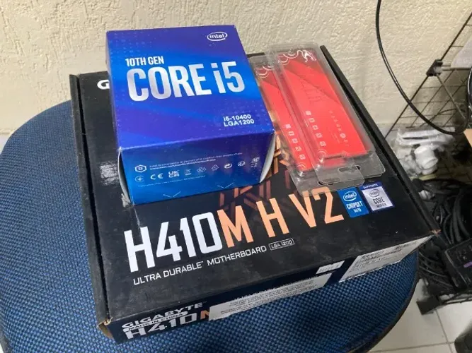 Placa mãe gigabyte h410m h v2 + i5 10400 + 32Gb Ddr4 Jazer 3200Mhz