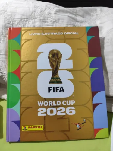 Álbum Copa 2026 Capa Dura Dourada + 400 Figurinhas | 75% Completo