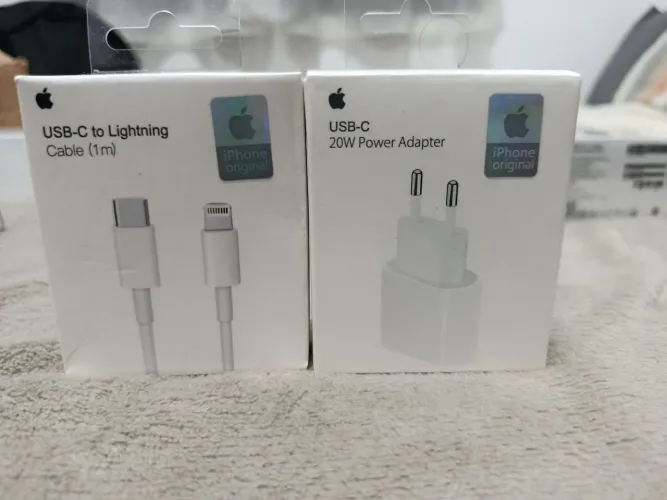 Carregador USB- 20W + Cabo USB-C e Lightning