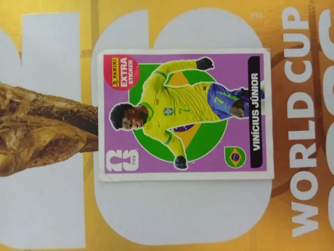 Figurinha legends da copa 2026 bordô (roxinha)
