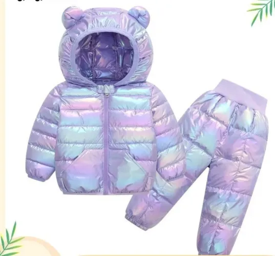 Conjunto Holográfico inverno.  Casaco com capuz e orelhas calça