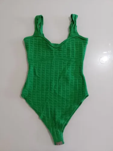 Body em tricô modal verde