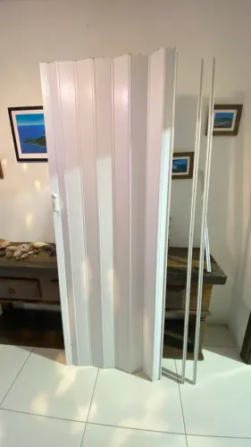 Porta sanfonada PVC Branca