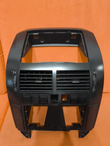 Moldura painel central Polo