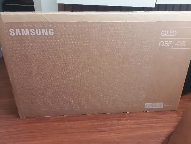 Televisão smart 43"