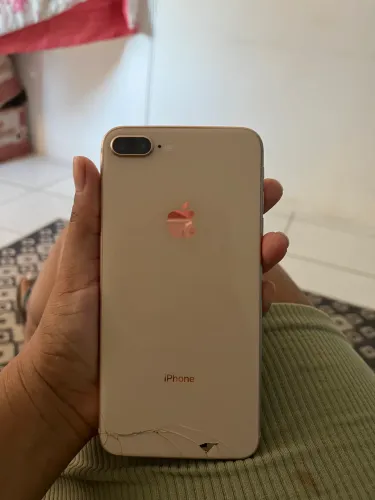 iPhone 8 Plus 