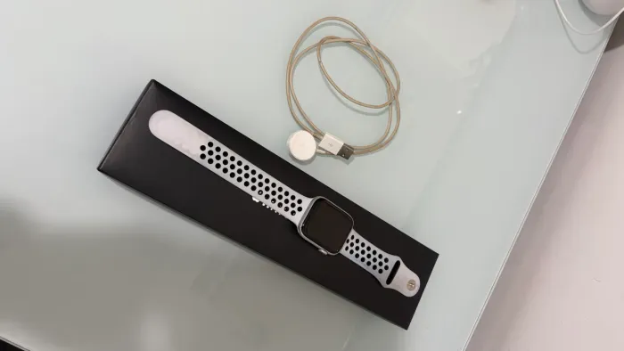 Apple Watch Cinza Nike Edition SE 1° Geração 44MM GPS + Celular